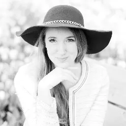 Laura Gelfged Photographer — wedding photographers — Paris portfolio photo 1