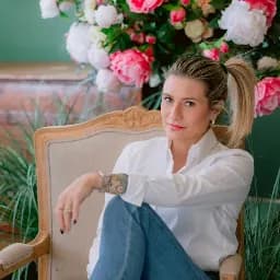 Flowersliving Floral Designer