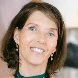 Stephanie Manganelli Makeup Artist