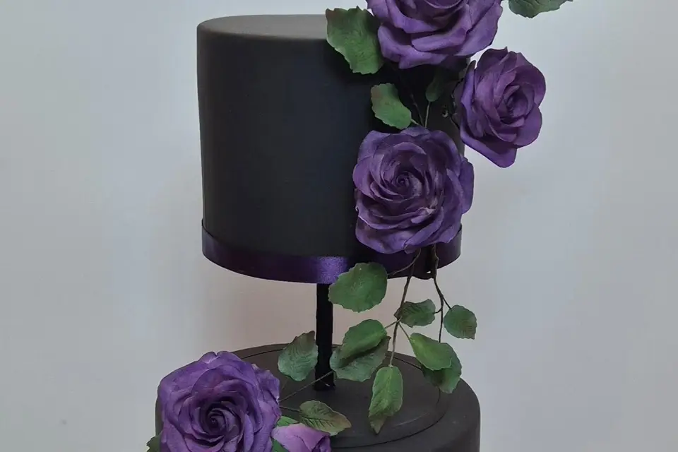 Louise Cannon Cakes — wedding catering — Cotswolds portfolio photo 2