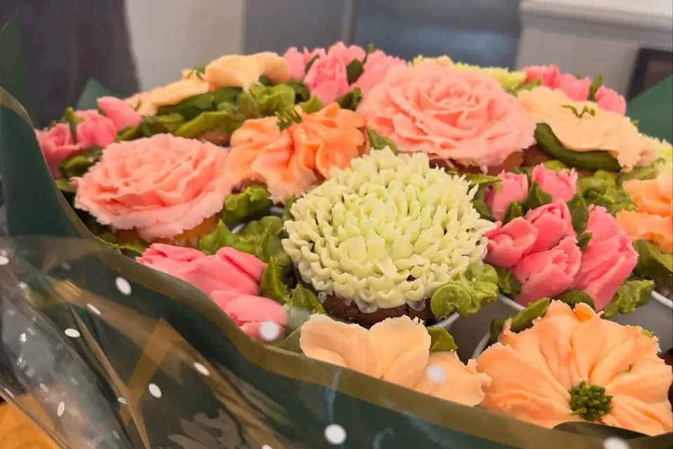 Floral Cupcakes by Nicola — wedding catering — New Forest portfolio photo 4