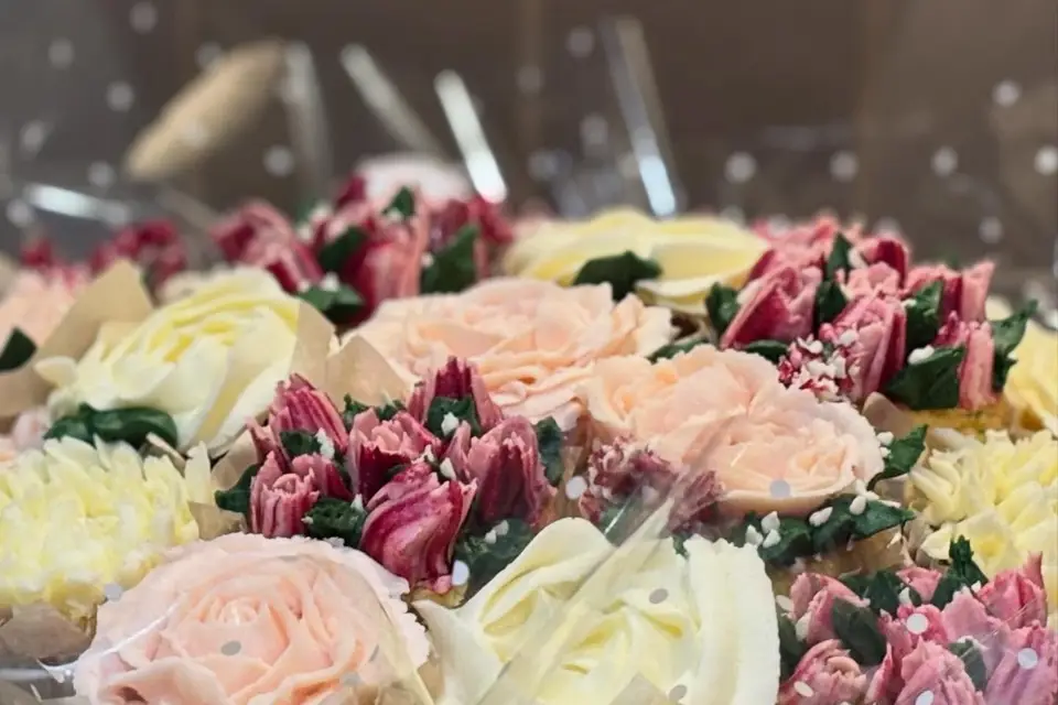Floral Cupcakes by Nicola — wedding catering — New Forest portfolio photo 7
