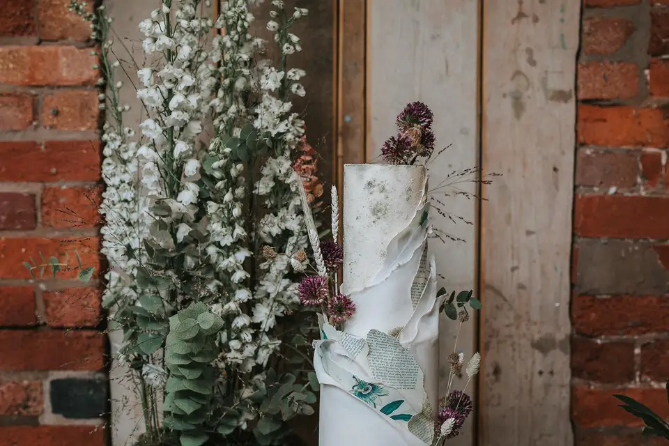Claire Hansen Cakes — wedding catering — Cotswolds portfolio photo 4