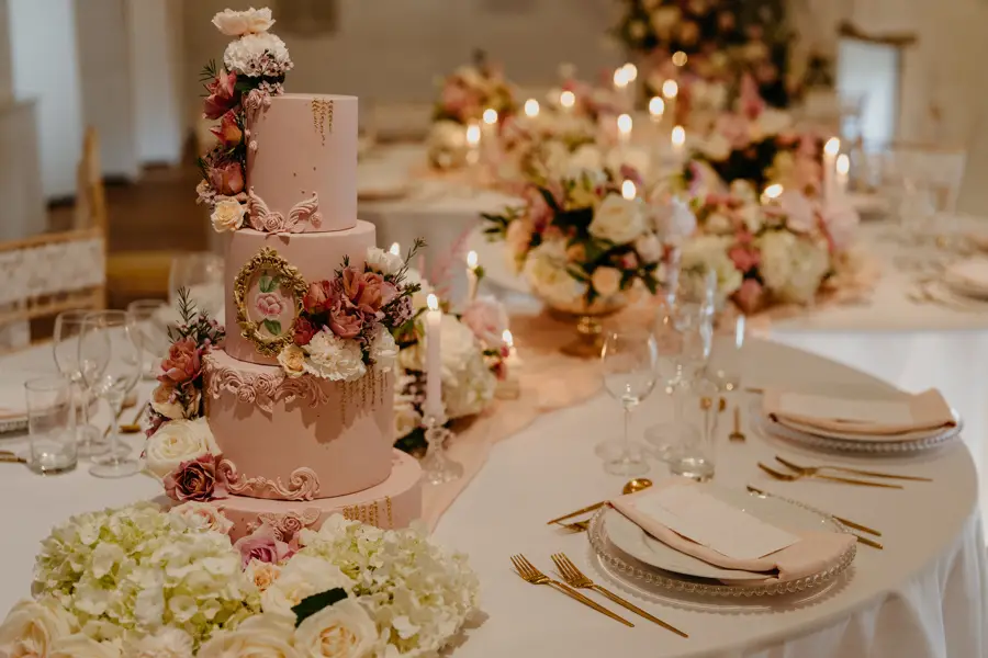Claire Hansen Cakes — wedding catering — Cotswolds portfolio photo 5