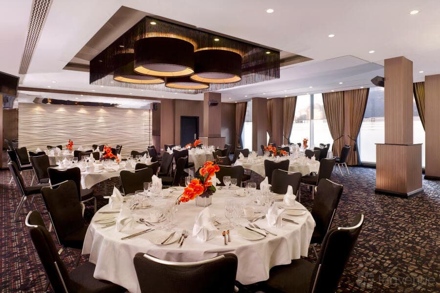 Woking Suite at DoubleTree by Hilton Woking